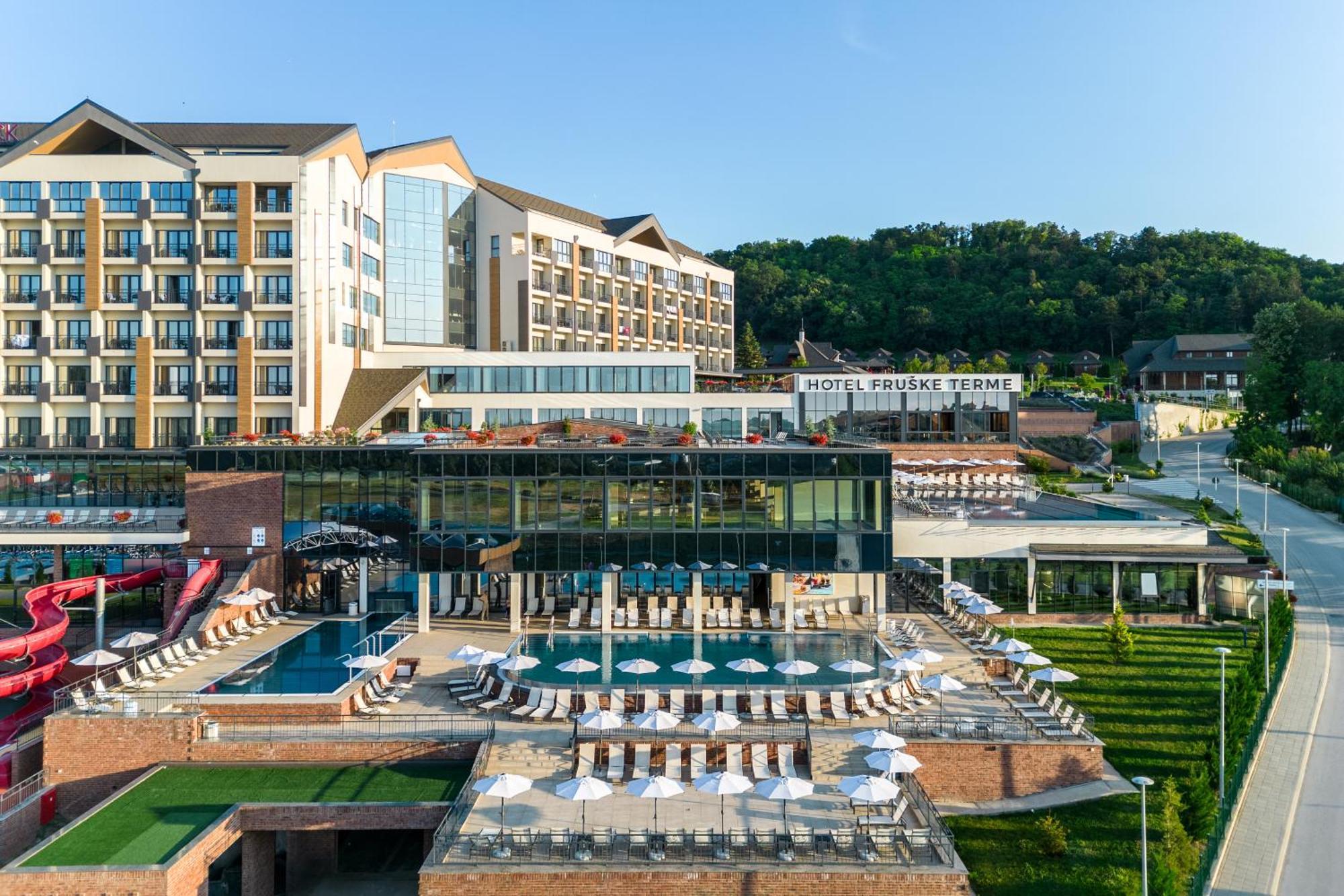 Movenpick Resort And Spa Fruske Terme Vrdnik Buitenkant foto