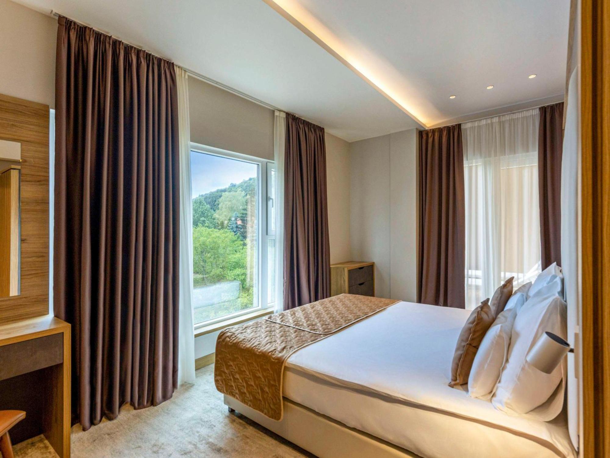 Movenpick Resort And Spa Fruske Terme Vrdnik Buitenkant foto