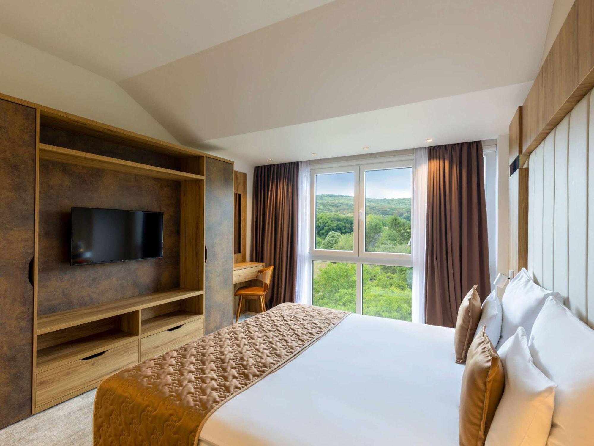 Movenpick Resort And Spa Fruske Terme Vrdnik Buitenkant foto